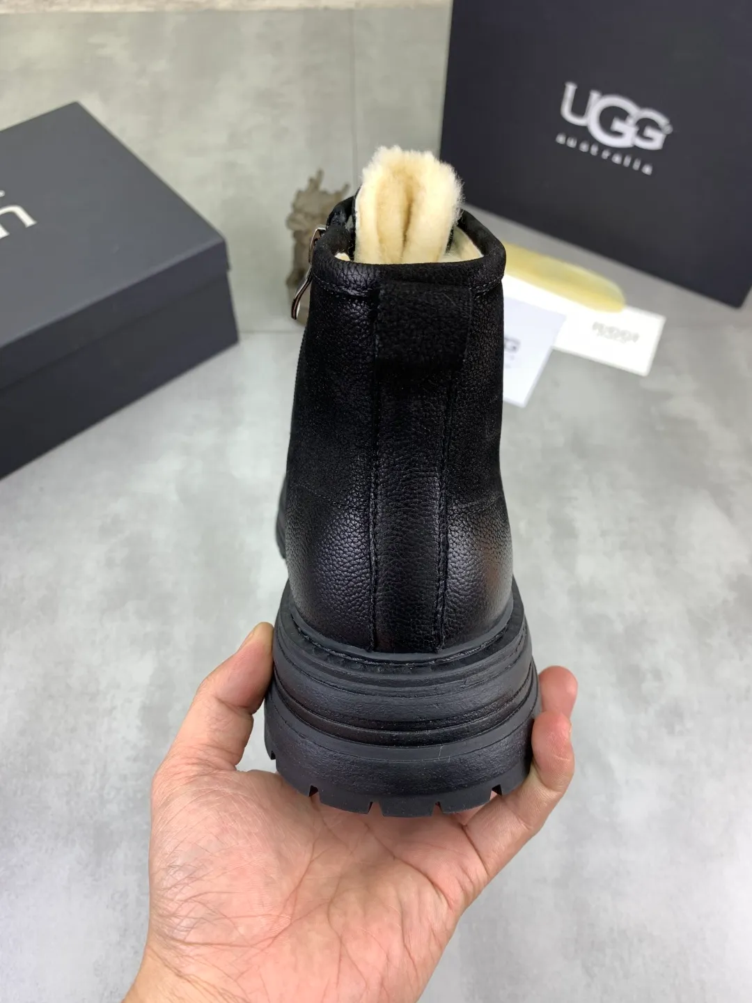 Men's men's shoes 💰P660 New arrival 🆕🆕🆕 IUGGI Men's British retro Martin boots Winter new men's outdoor hiking boots First layer of cowhide on the outside and wool on the inside Comfortable and warm Rubber sole sole Non-slip and firm Trendy and fashionable Casual and versatile Size: 38-44 (45 customized) Color: three colors